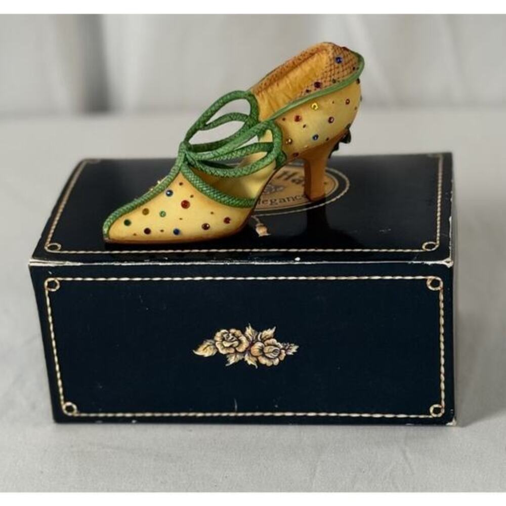 Willow Hall Shoe Elegance Figurine‎ Rhinestone Accents w/ Box Collectible 85-08